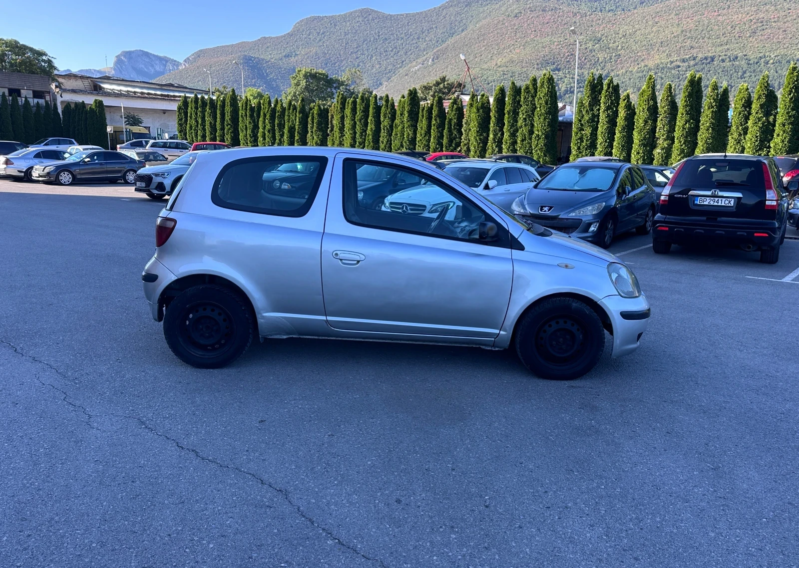 Toyota Yaris 1.3i - КЛИМАТИК - изображение 4