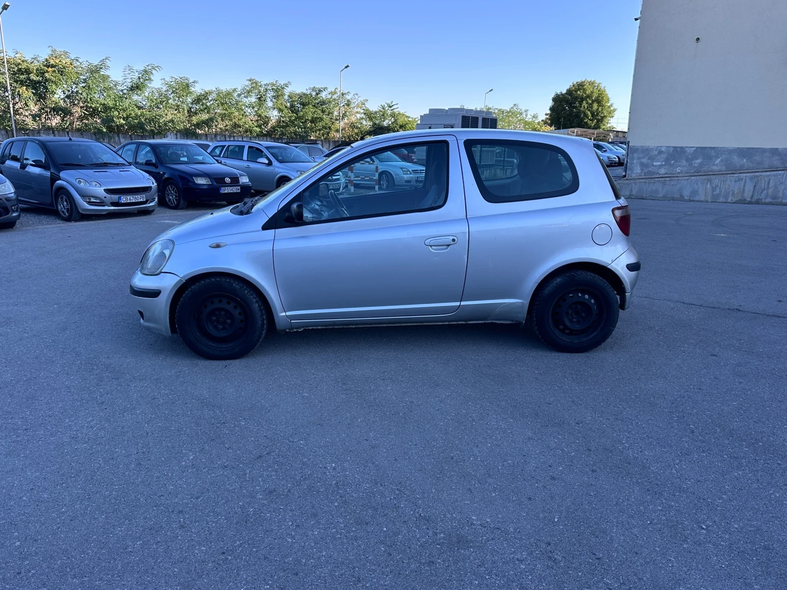 Toyota Yaris 1.3i - КЛИМАТИК - изображение 8