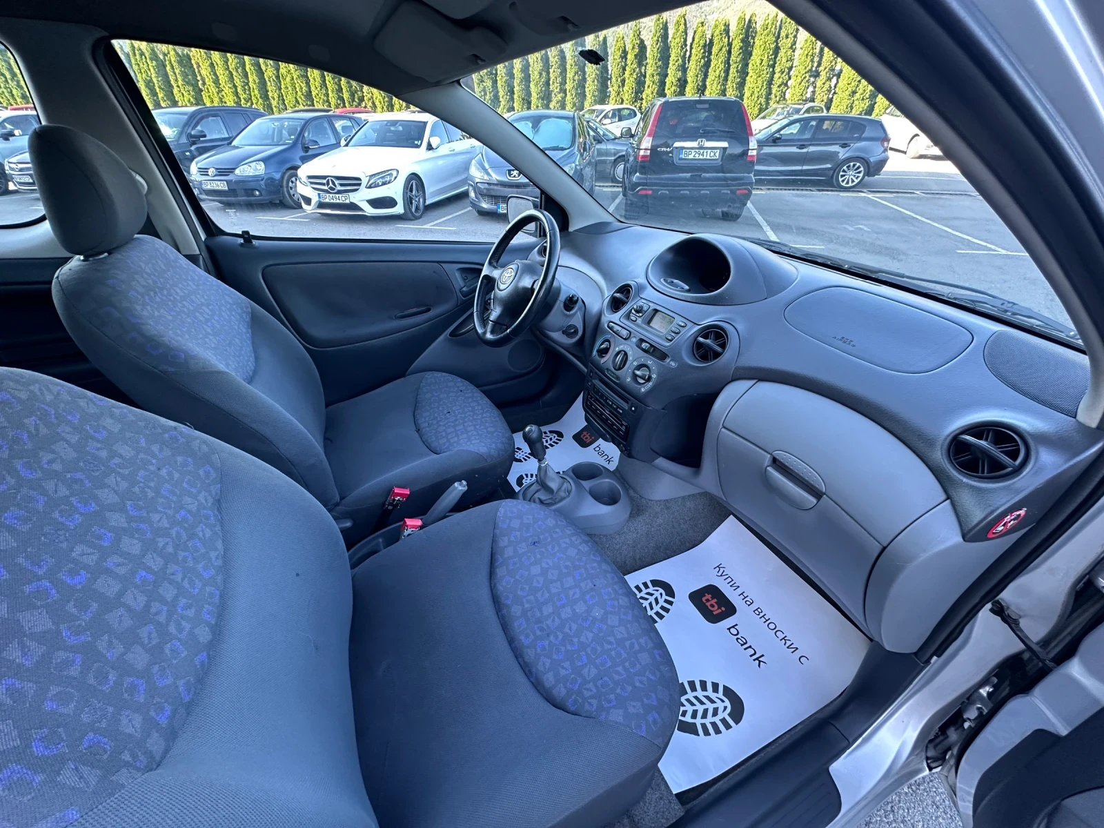 Toyota Yaris 1.3i - КЛИМАТИК - изображение 10