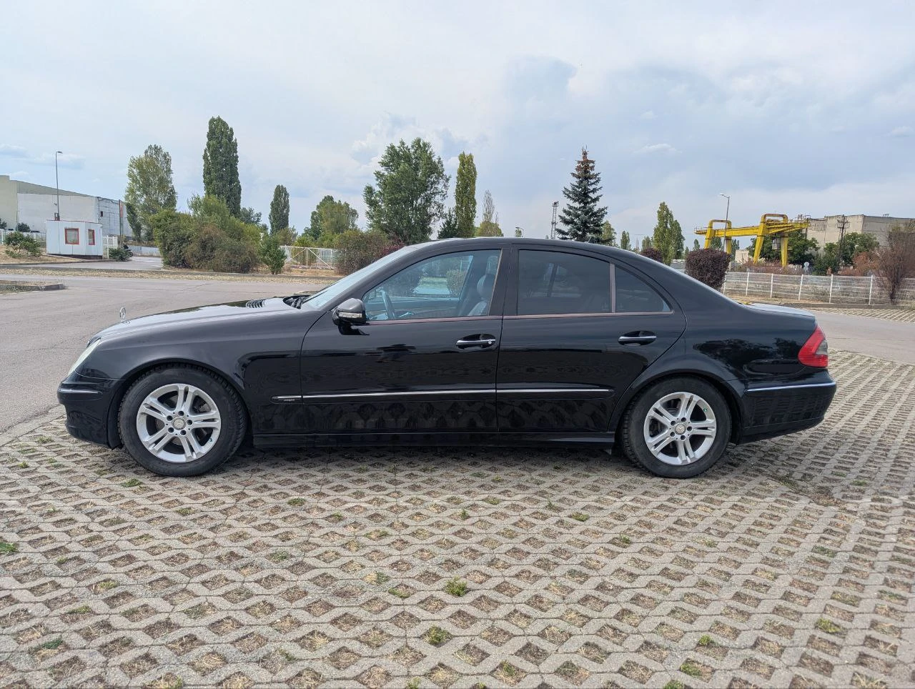 Mercedes-Benz E 220  - изображение 3