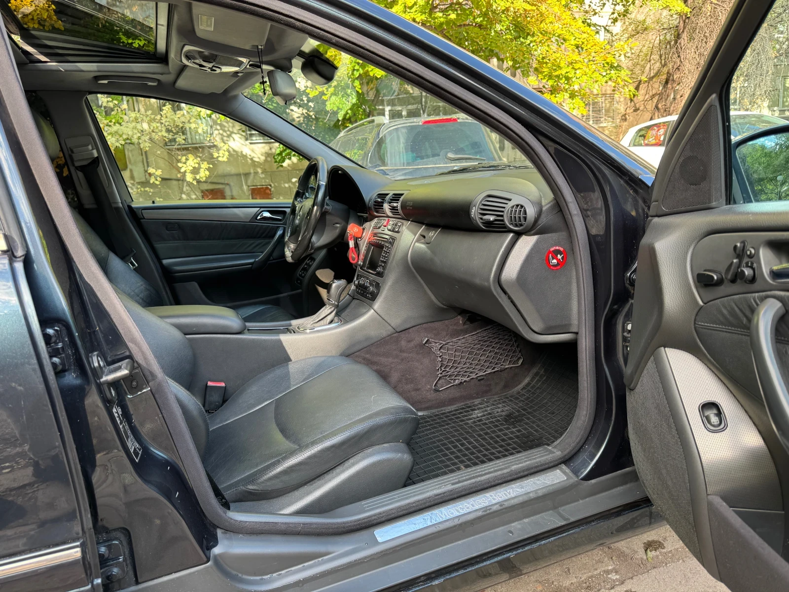 Mercedes-Benz C 320  - изображение 4
