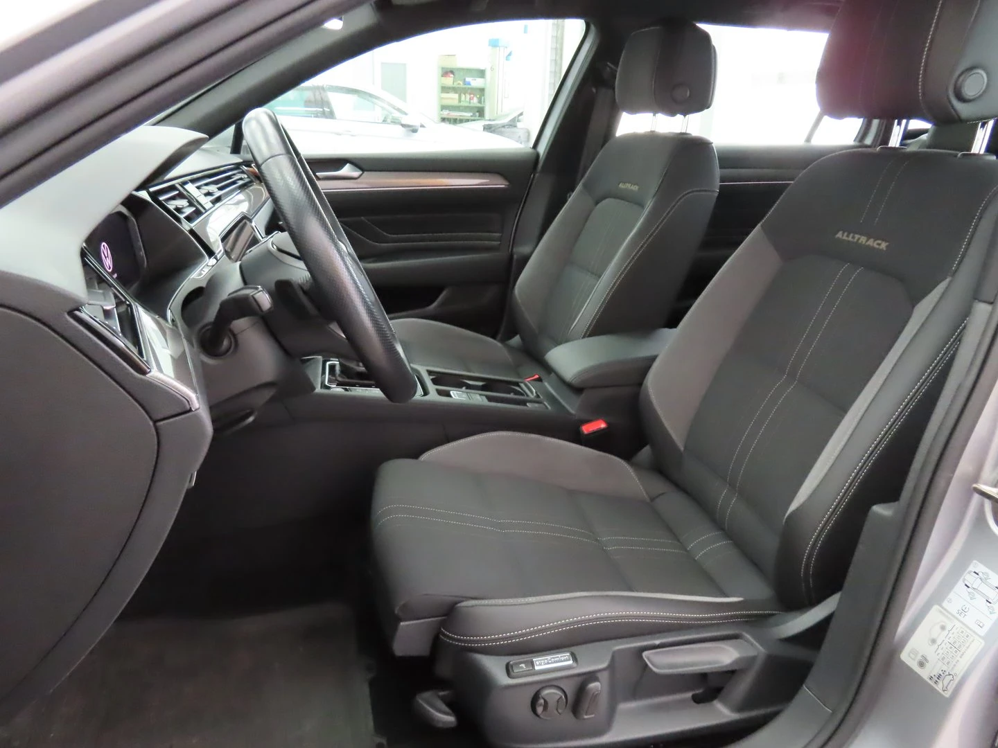 VW Passat 2.0TDI SCR 4MOT DSG | Mobile.bg � ����������� 7