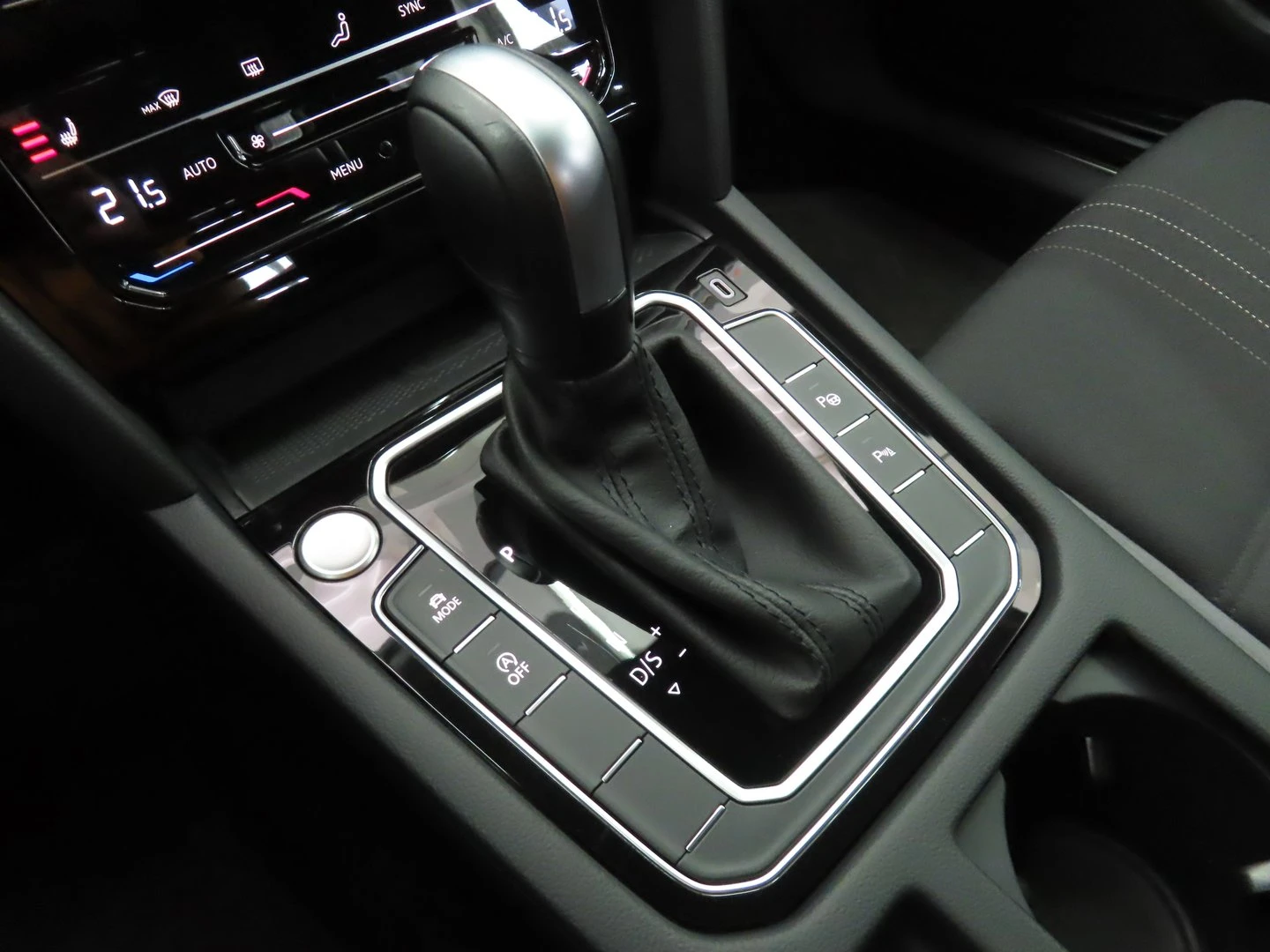 VW Passat 2.0TDI SCR 4MOT DSG | Mobile.bg � ����������� 15