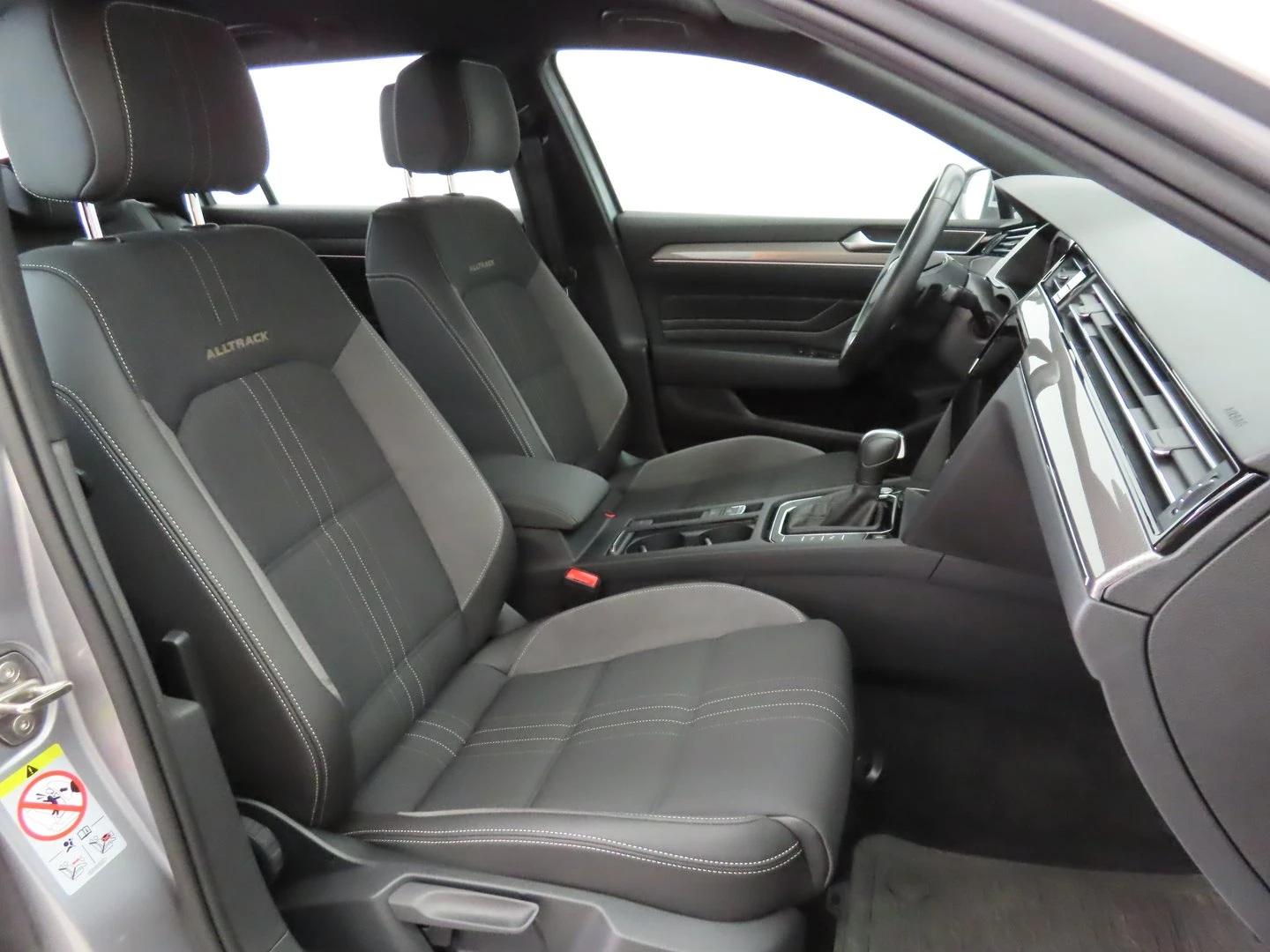 VW Passat 2.0TDI SCR 4MOT DSG | Mobile.bg � ����������� 9