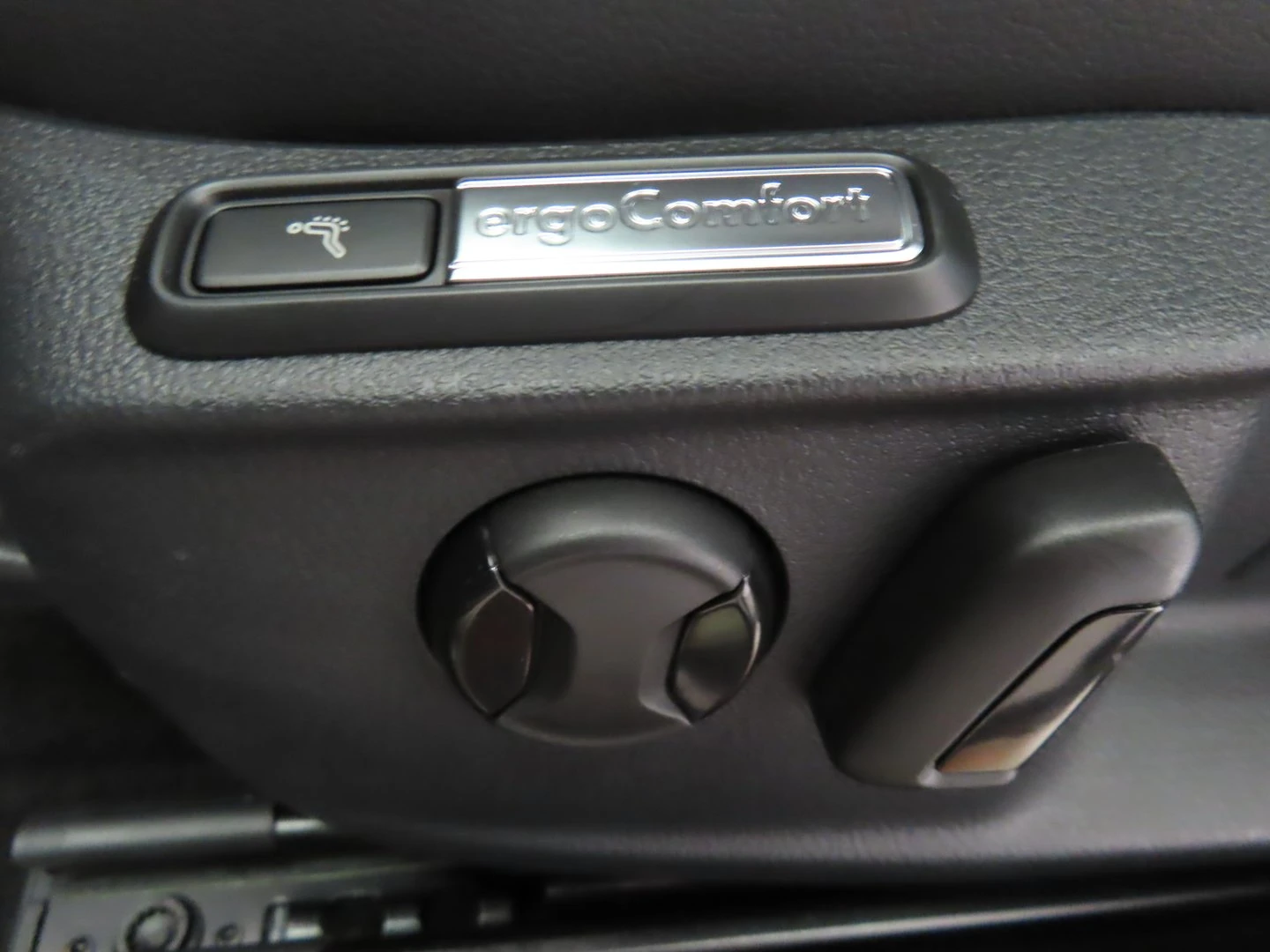 VW Passat 2.0TDI SCR 4MOT DSG | Mobile.bg � ����������� 8