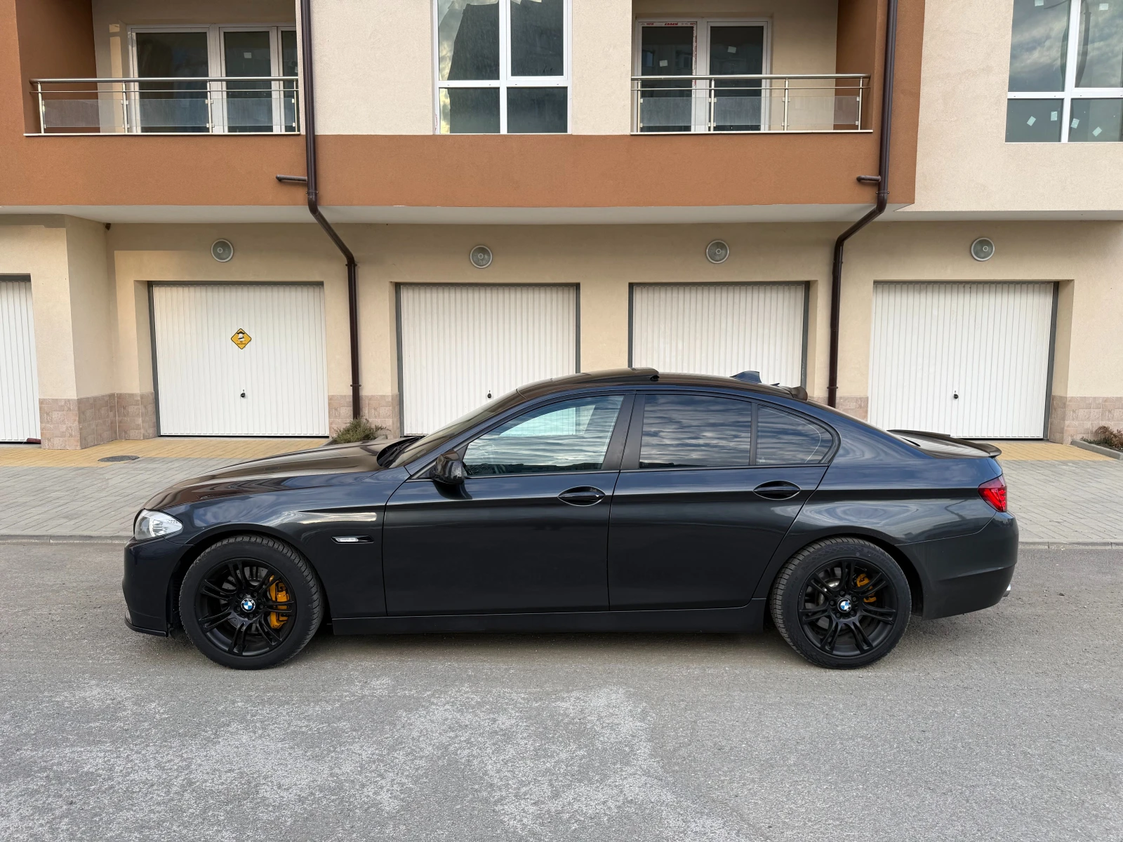 BMW 530 DISTR#LANE#NIGHT#M PACK, снимка 4 - Автомобили и джипове - 53866579