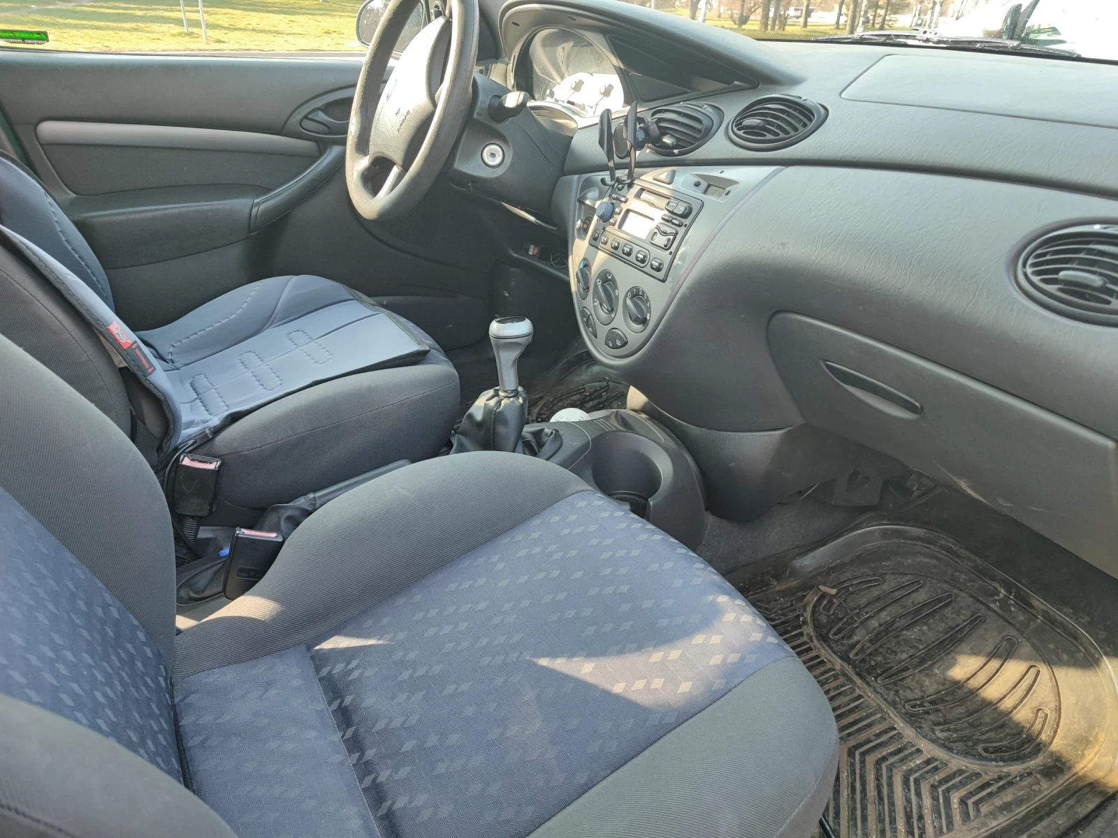 Ford Focus 1.6 бензин газ, снимка 10 - Автомобили и джипове - 53877676