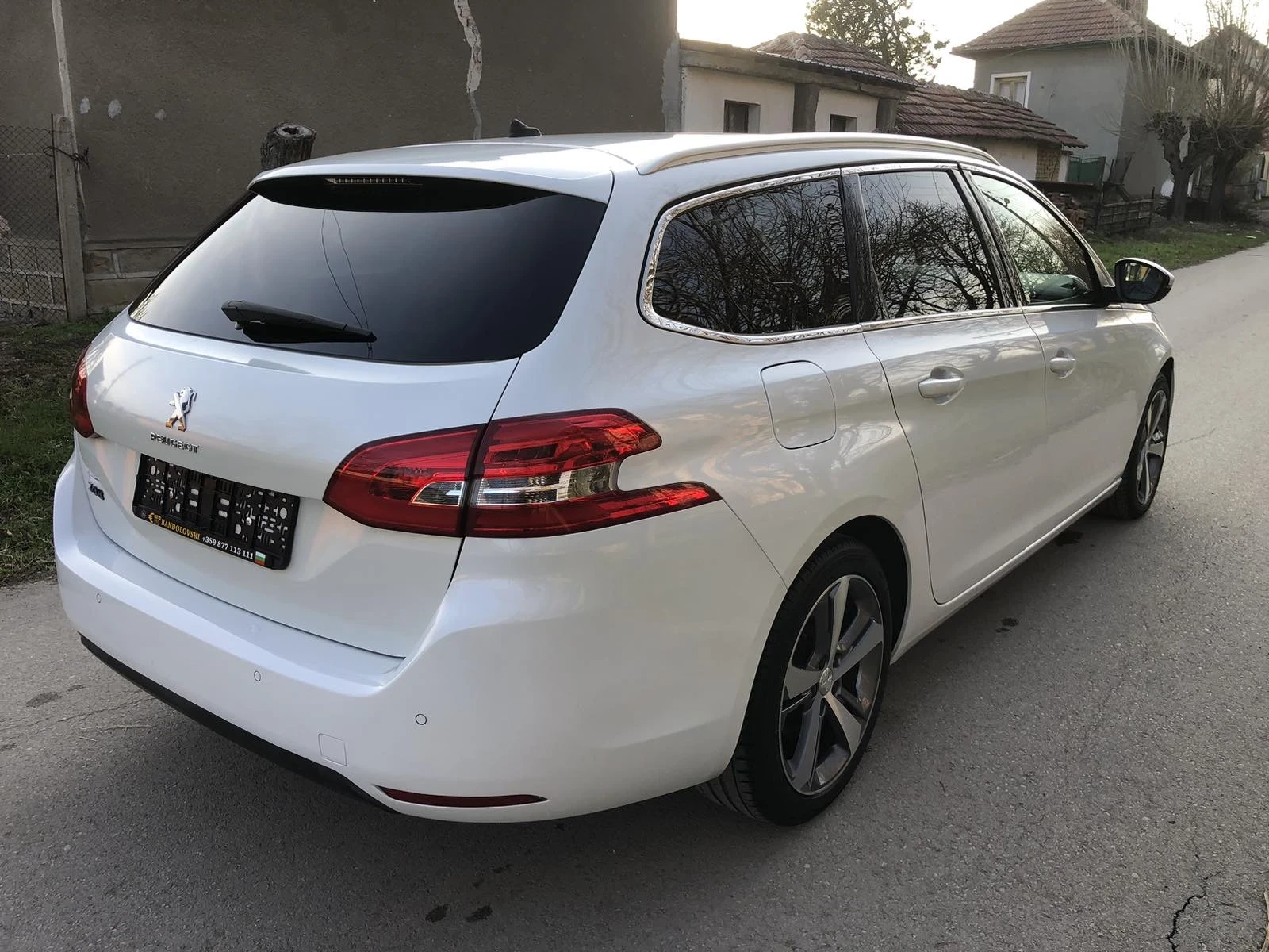 Peugeot 308 1.5 Blue/Hdi;:Allure:;S&S;:130kc::158399kmРЕАЛНИ!!, снимка 4 - Автомобили и джипове - 54045759
