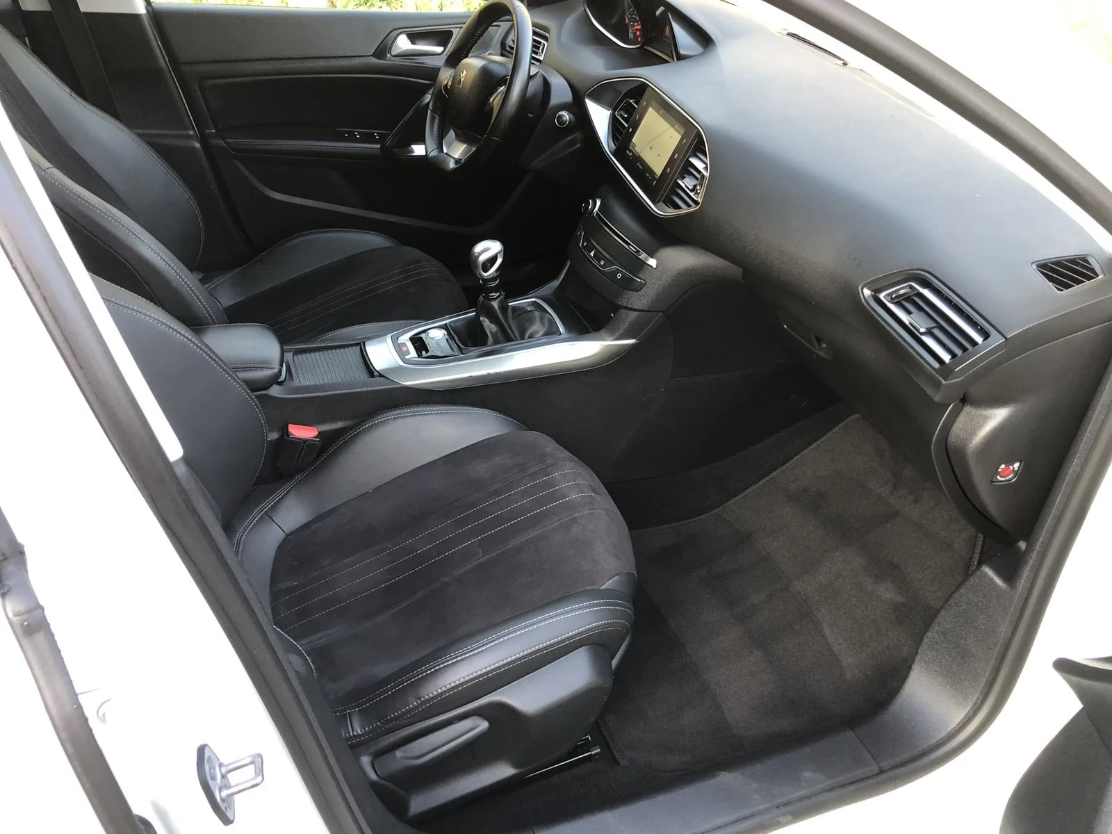 Peugeot 308 1.5 Blue/Hdi;:Allure:;S&S;:130kc::158399kmРЕАЛНИ!!, снимка 11 - Автомобили и джипове - 54045759