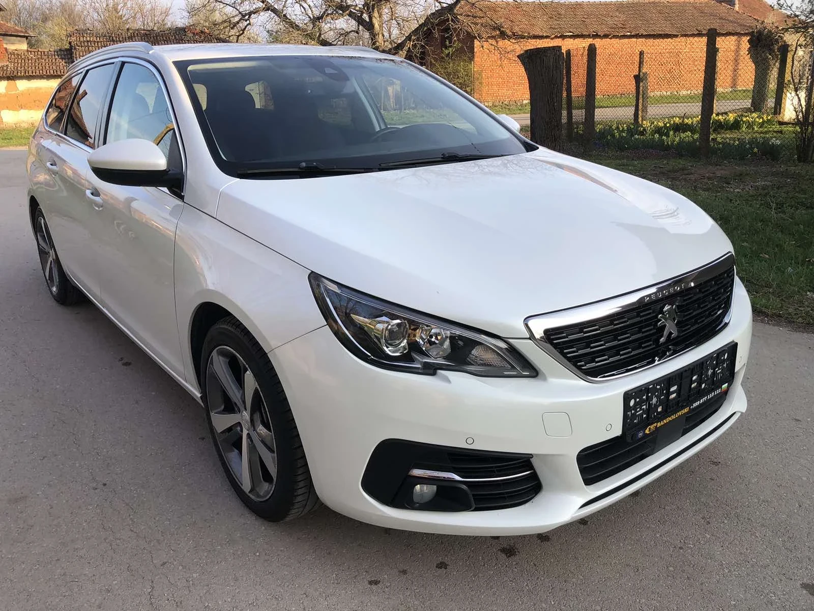 Peugeot 308 1.5 Blue/Hdi;:Allure:;S&S;:130kc::158399kmРЕАЛНИ!!, снимка 2 - Автомобили и джипове - 54045759