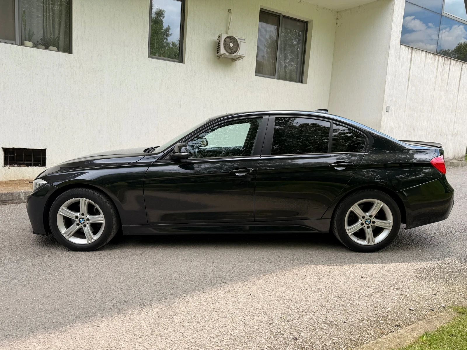 BMW 328 i / X-DRIVE / ОБСЛУЖЕН ДВИГАТЕЛ / ЛАГЕРИ, снимка 4 - Автомобили и джипове - 54997956
