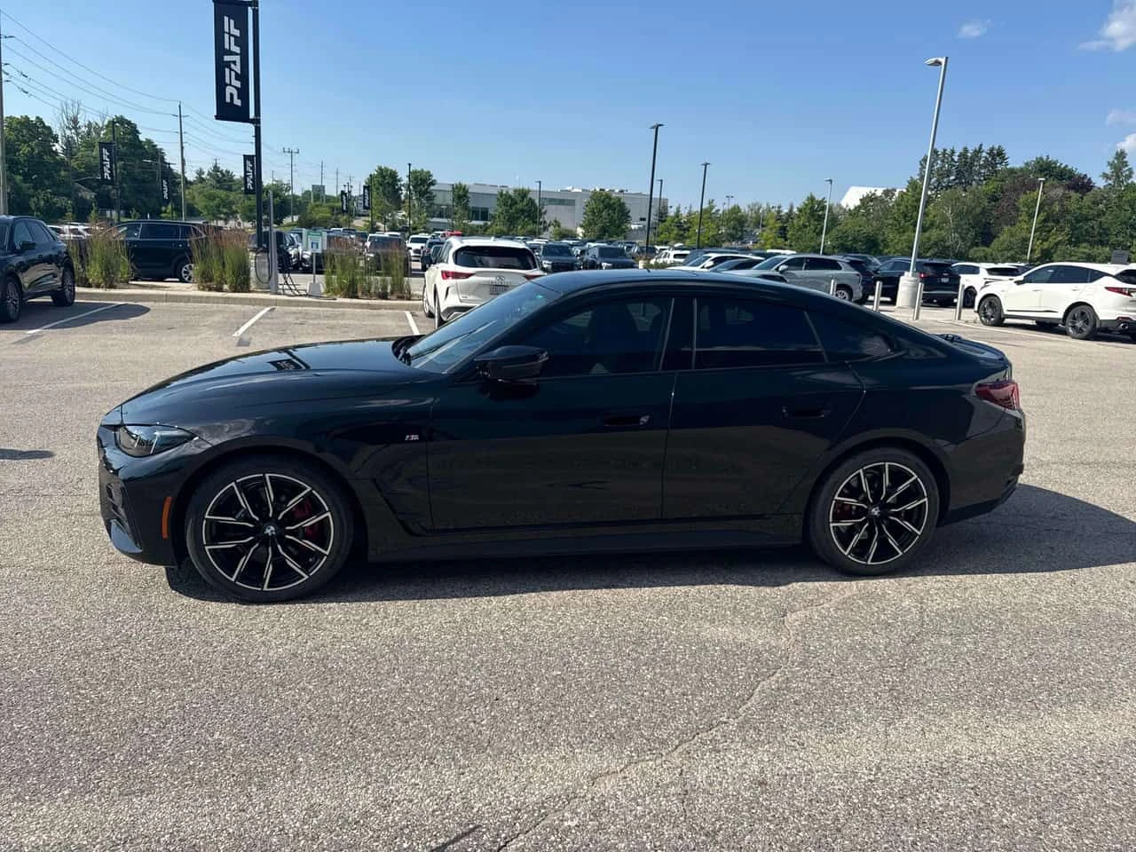 BMW i4 M50 xDrive | CARFAX | АВТОКРЕДИТ БЕЗ ПЪРВОНАЧАЛНА , снимка 3 - Автомобили и джипове - 55258805