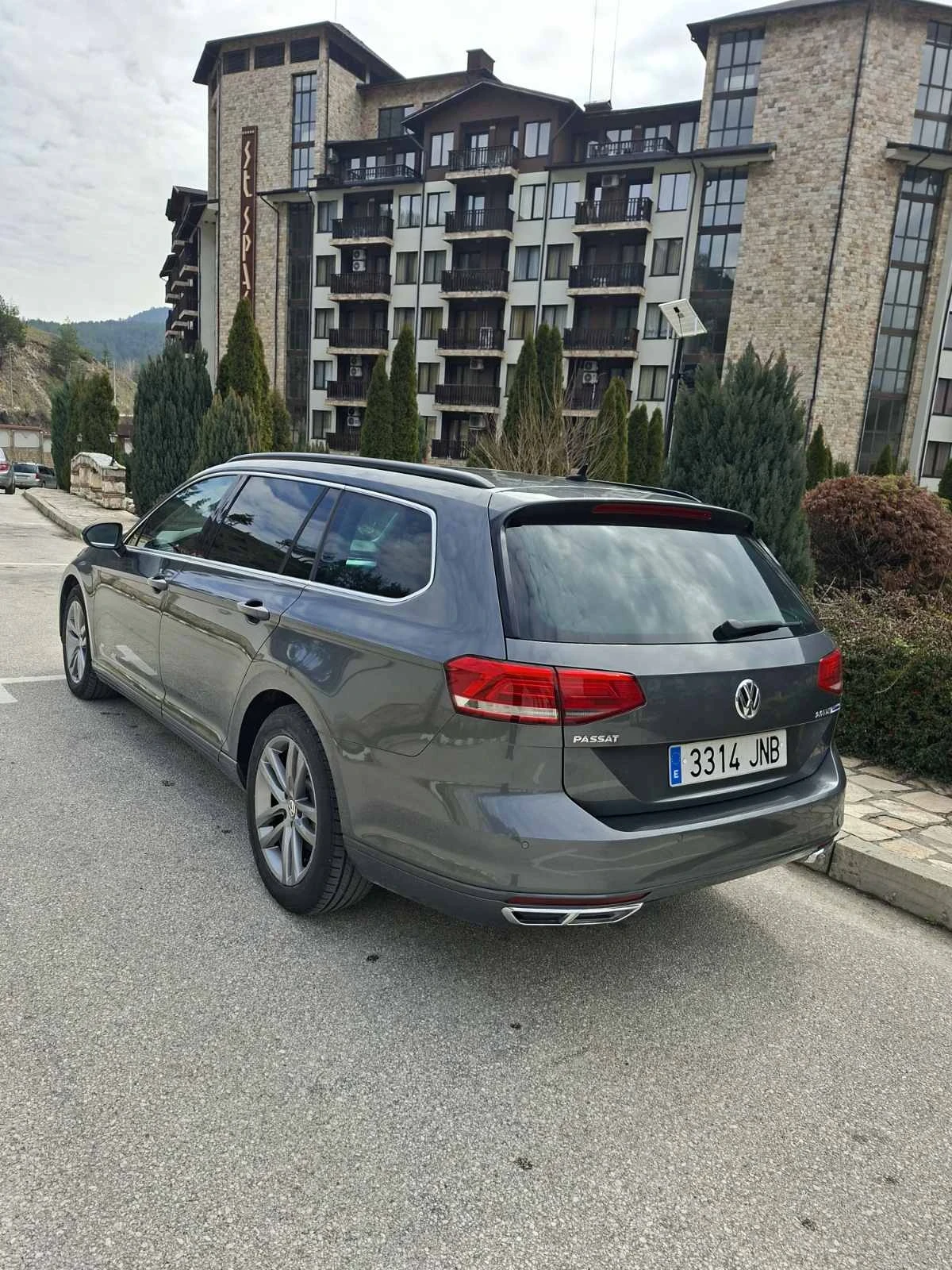 VW Passat Регистрирана , R-line , Led, снимка 3 - Автомобили и джипове - 55636697