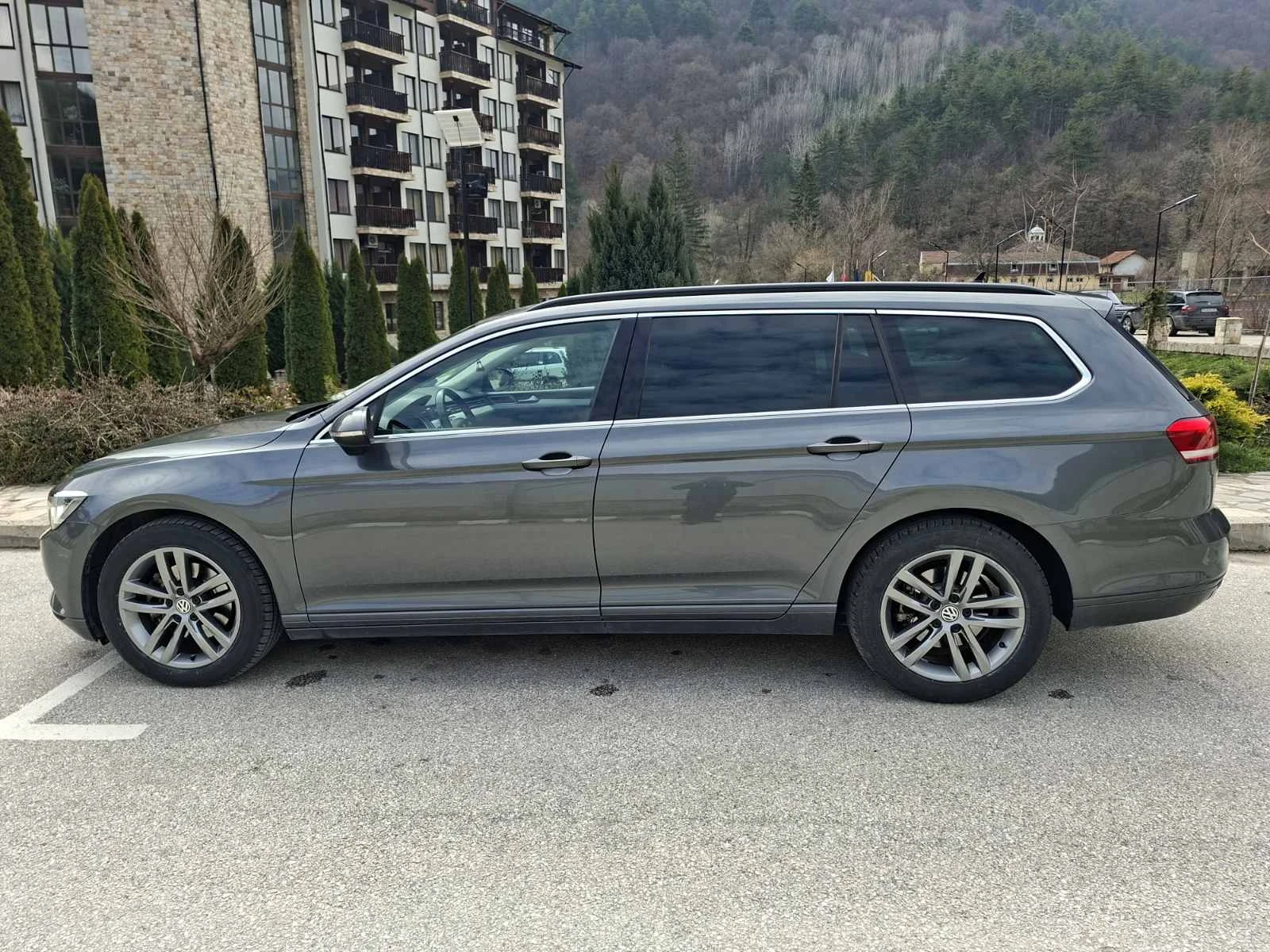 VW Passat Регистрирана , R-line , Led, снимка 7 - Автомобили и джипове - 55636697