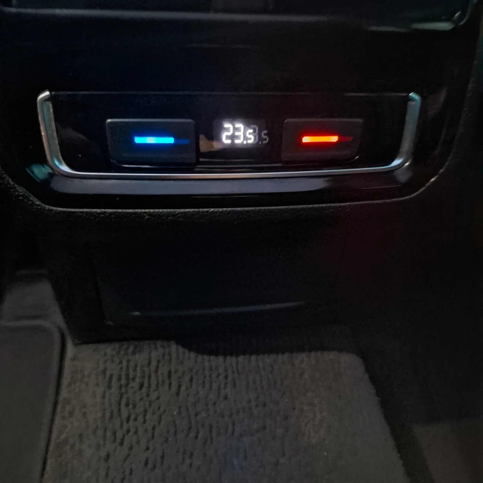 VW Passat Регистрирана , R-line , Led, снимка 13 - Автомобили и джипове - 55636697