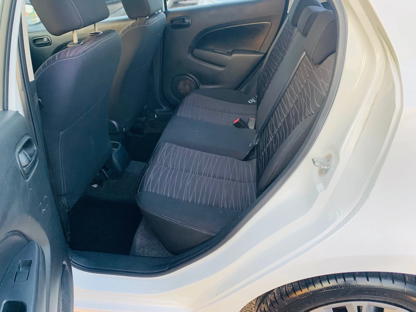 Mazda 2 1.3i НОВА!!!!!, снимка 12 - Автомобили и джипове - 56154379