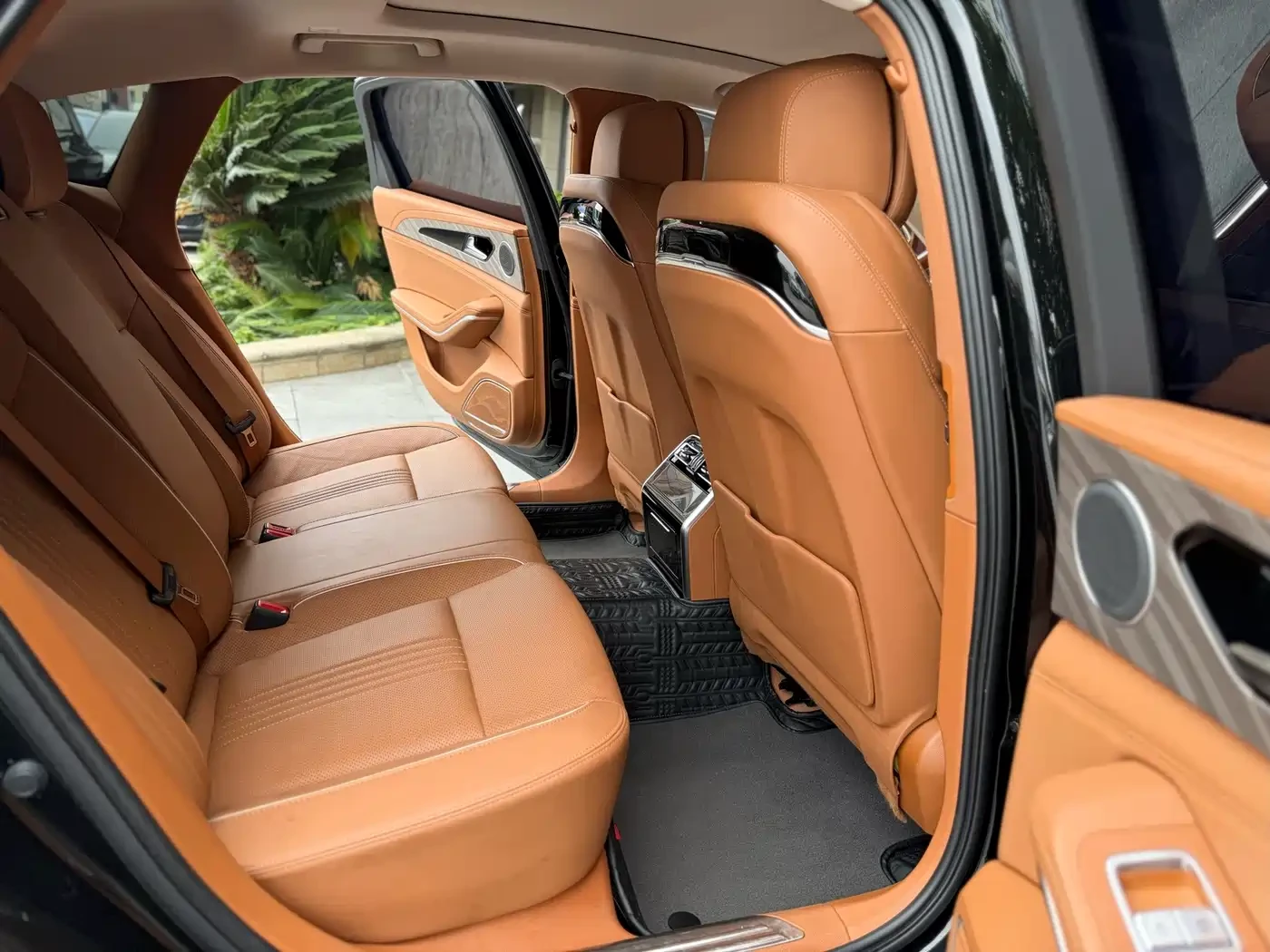 HongQi H9 2.0T* Flag Smooth Edition* 360* �����* �����*  | Mobile.bg � ����������� 10