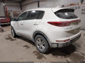 Kia Sportage 2.4L I-4 DI, DOHC, VVT, 181HP All Wheel Drive, снимка 3