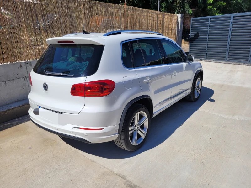 VW Tiguan 2.0 TDI R-line , снимка 4 - Автомобили и джипове - 52498398
