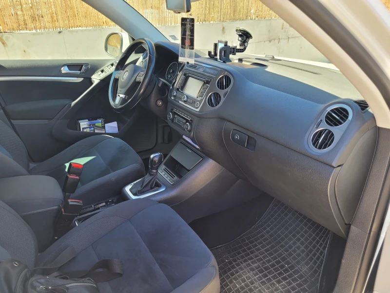 VW Tiguan 2.0 TDI R-line , снимка 8 - Автомобили и джипове - 52498398