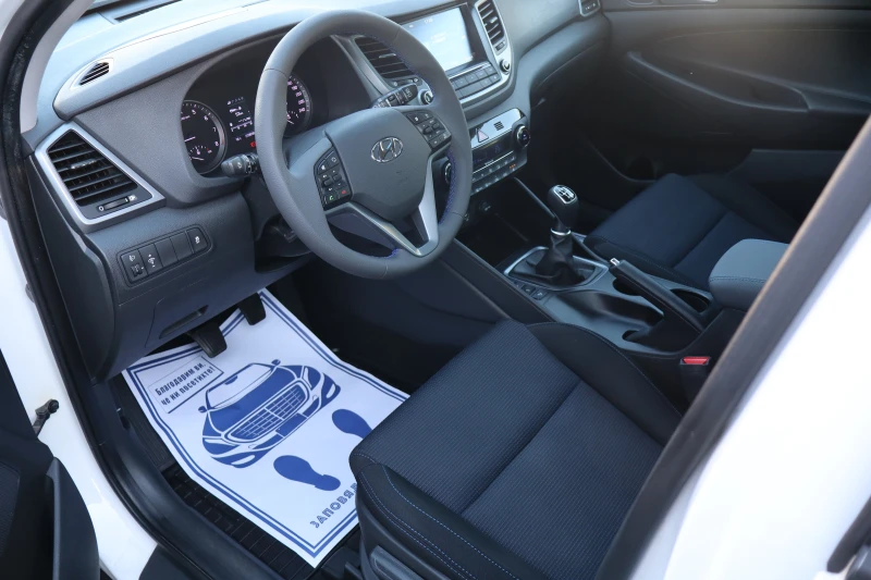 Hyundai Tucson 1.6i, снимка 9 - Автомобили и джипове - 52005994