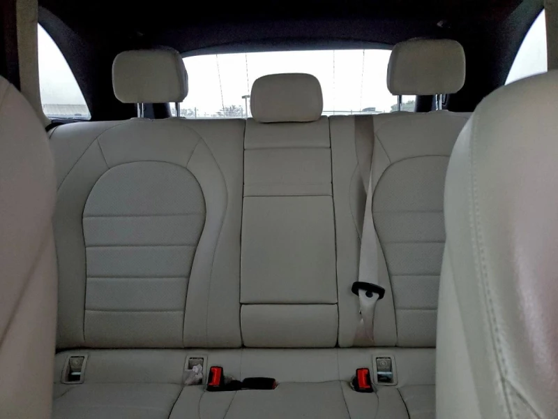 Mercedes-Benz GLC 300, снимка 10 - Автомобили и джипове - 53181235