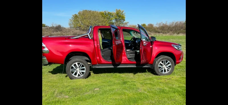 Toyota Hilux Invisible, снимка 3 - Автомобили и джипове - 53600291
