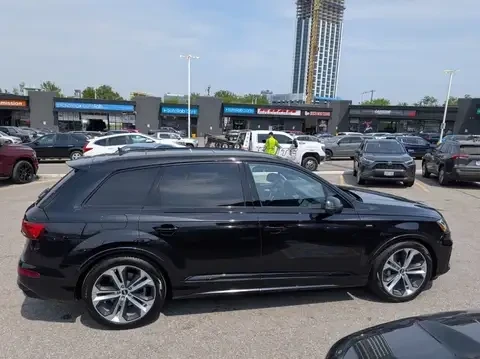 Audi Q7 S-line / Technik / ПЪРВИ СОБСТВ. / 7 МЕСТА /ЛИЗИНГ, снимка 6 - Автомобили и джипове - 54875667