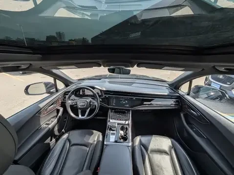 Audi Q7 S-line / Technik / ПЪРВИ СОБСТВ. / 7 МЕСТА /ЛИЗИНГ, снимка 10 - Автомобили и джипове - 54875667