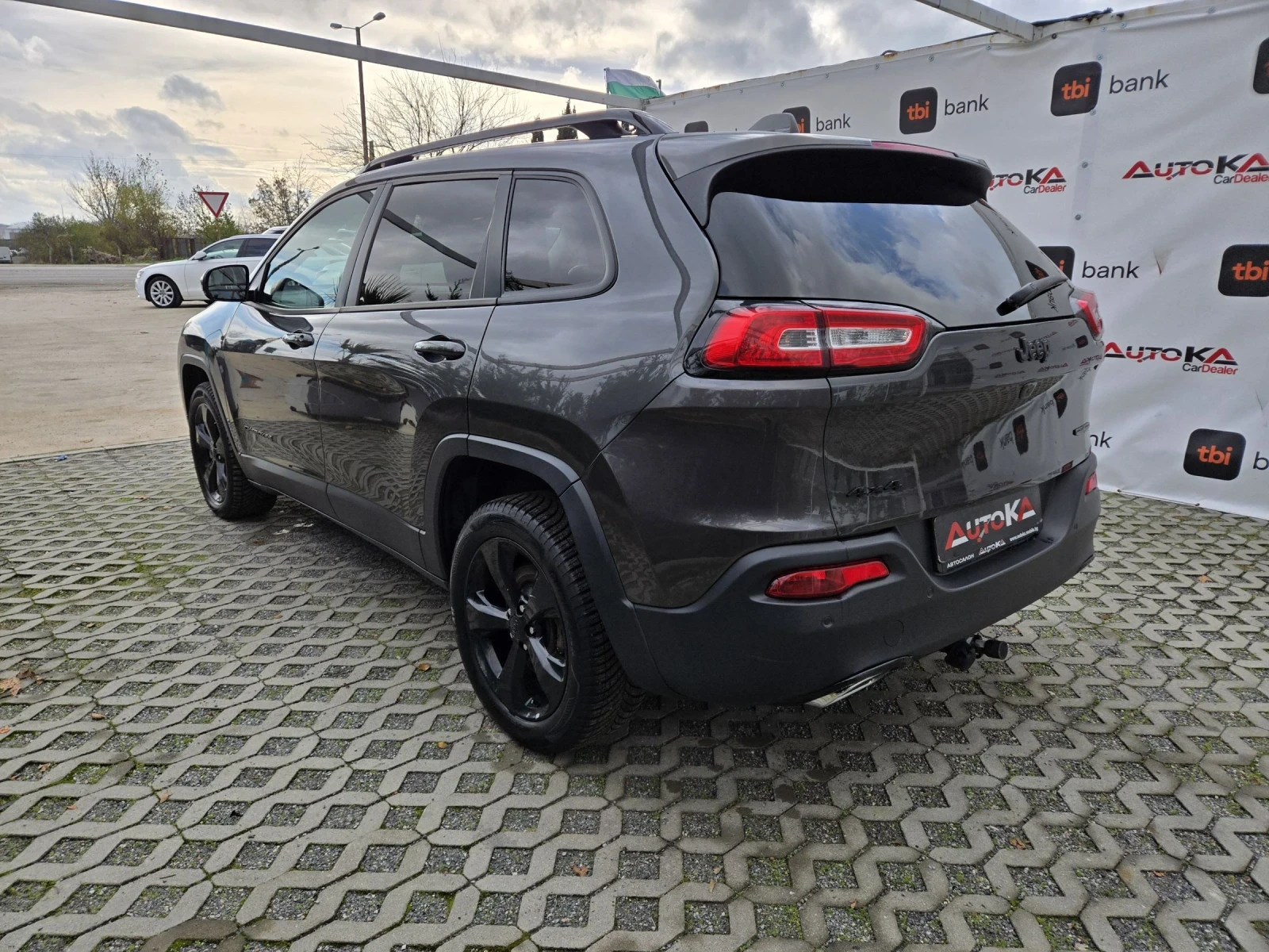 Jeep Cherokee 2.2CRDI-200кс= 152.000km= NIGHT EAGLE= OVERLAND, снимка 5 - Автомобили и джипове - 52256360