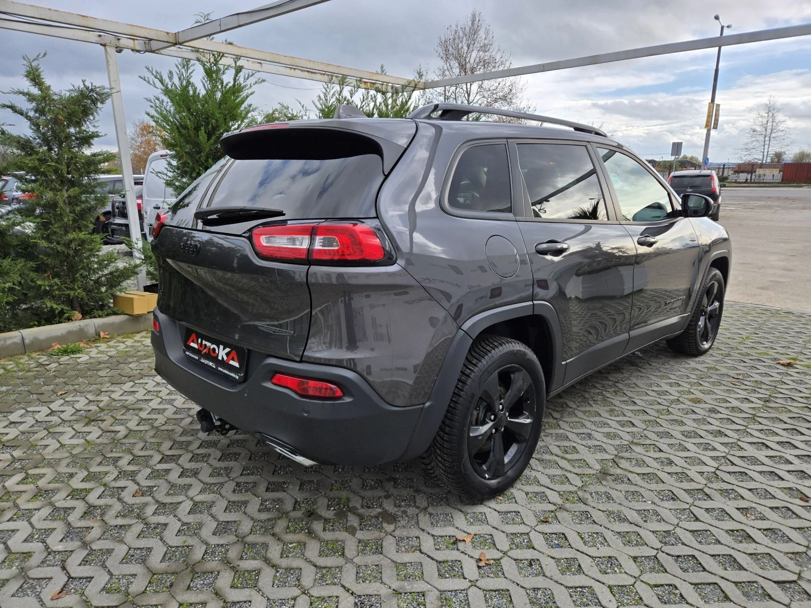 Jeep Cherokee 2.2CRDI-200кс= 152.000km= NIGHT EAGLE= OVERLAND, снимка 3 - Автомобили и джипове - 52256360