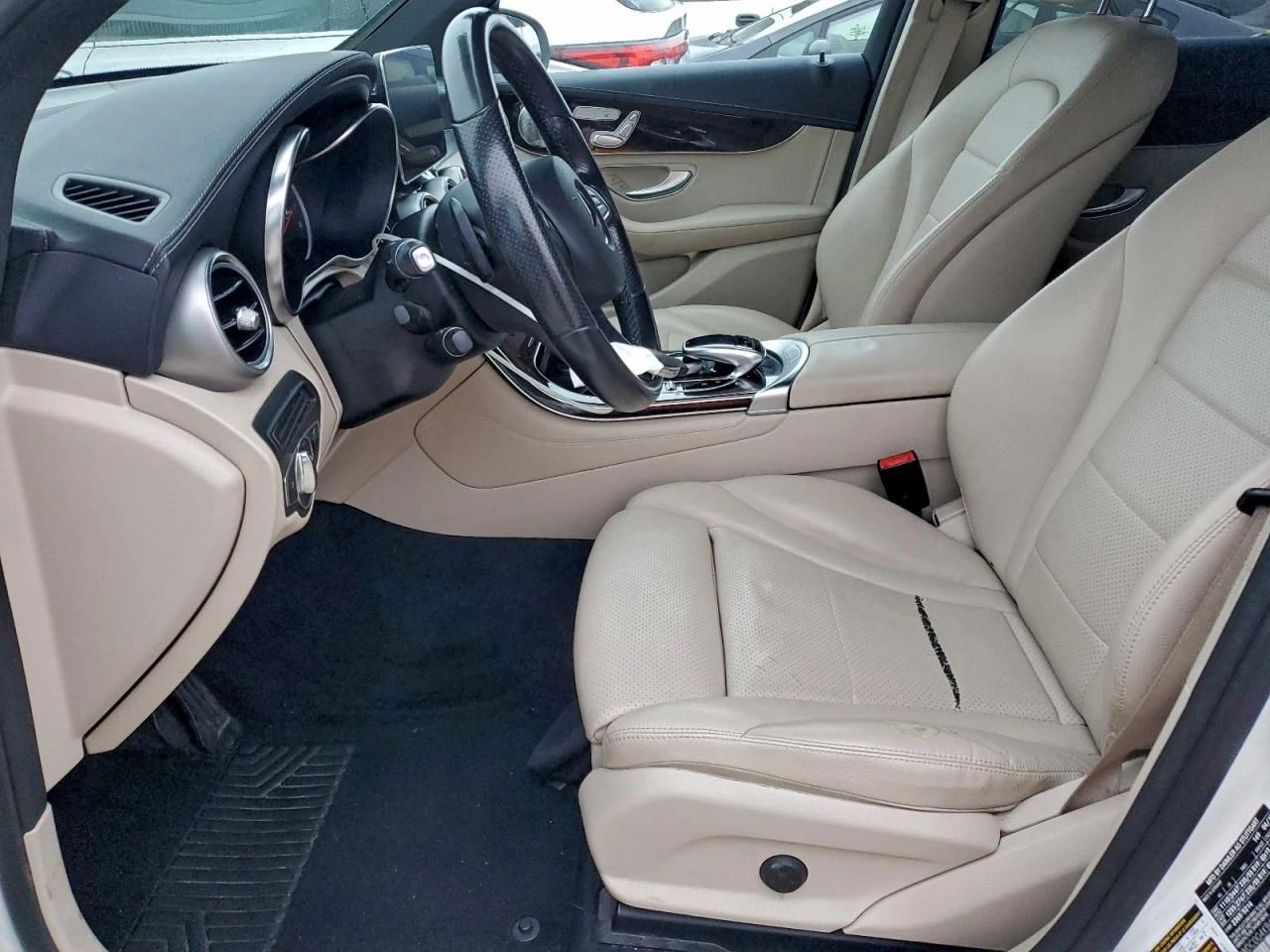 Mercedes-Benz GLC 300  - изображение 7