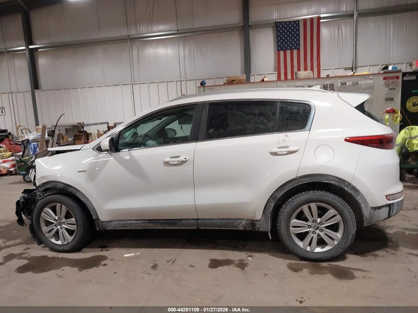 Kia Sportage 2.4L I-4 DI, DOHC, VVT, 181HP All Wheel Drive, снимка 14 - Автомобили и джипове - 53733639