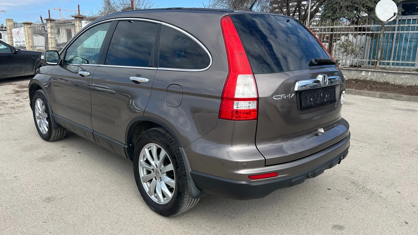 Honda Cr-v 2.0i facelift Швейцария, снимка 6 - Автомобили и джипове - 54144050