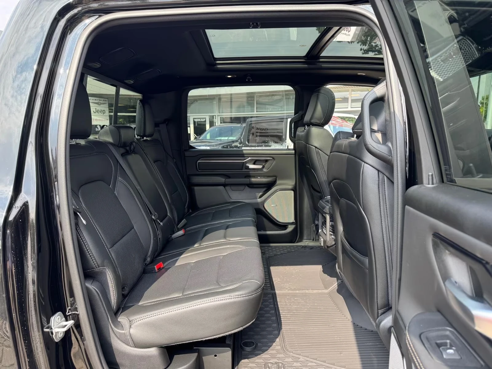 Dodge RAM 1500 3.0/REBEL/NIGHT/PREMIUM/PANO/360/HEAD UP/AIR/, снимка 13 - Автомобили и джипове - 54235354