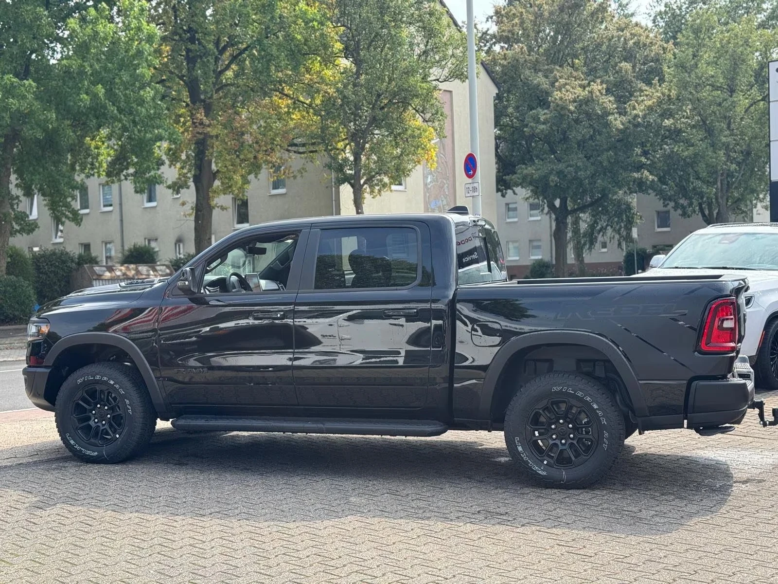 Dodge RAM 1500 3.0/REBEL/NIGHT/PREMIUM/PANO/360/HEAD UP/AIR/, снимка 4 - Автомобили и джипове - 54235354