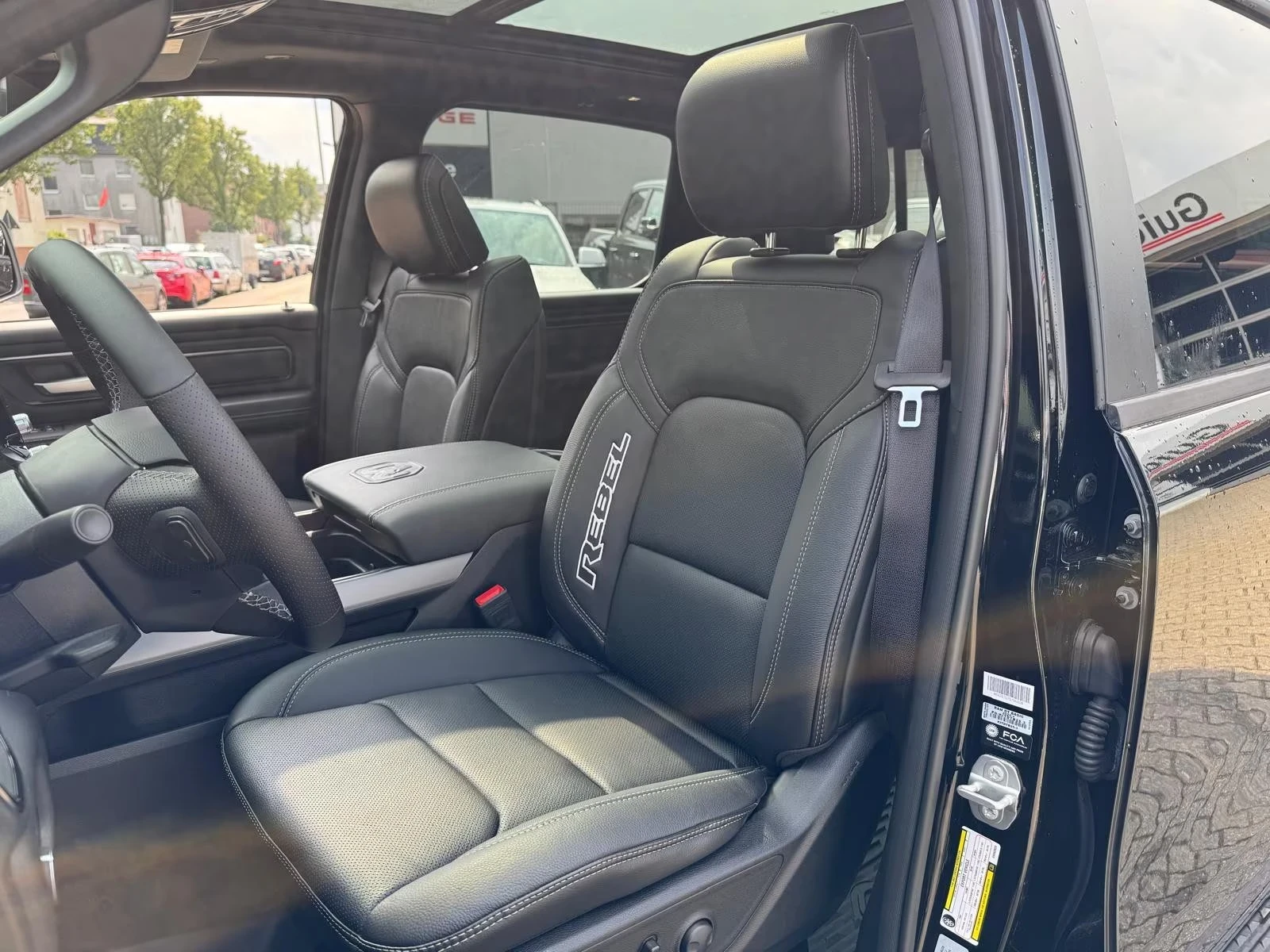 Dodge RAM 1500 3.0/REBEL/NIGHT/PREMIUM/PANO/360/HEAD UP/AIR/, снимка 7 - Автомобили и джипове - 54235354