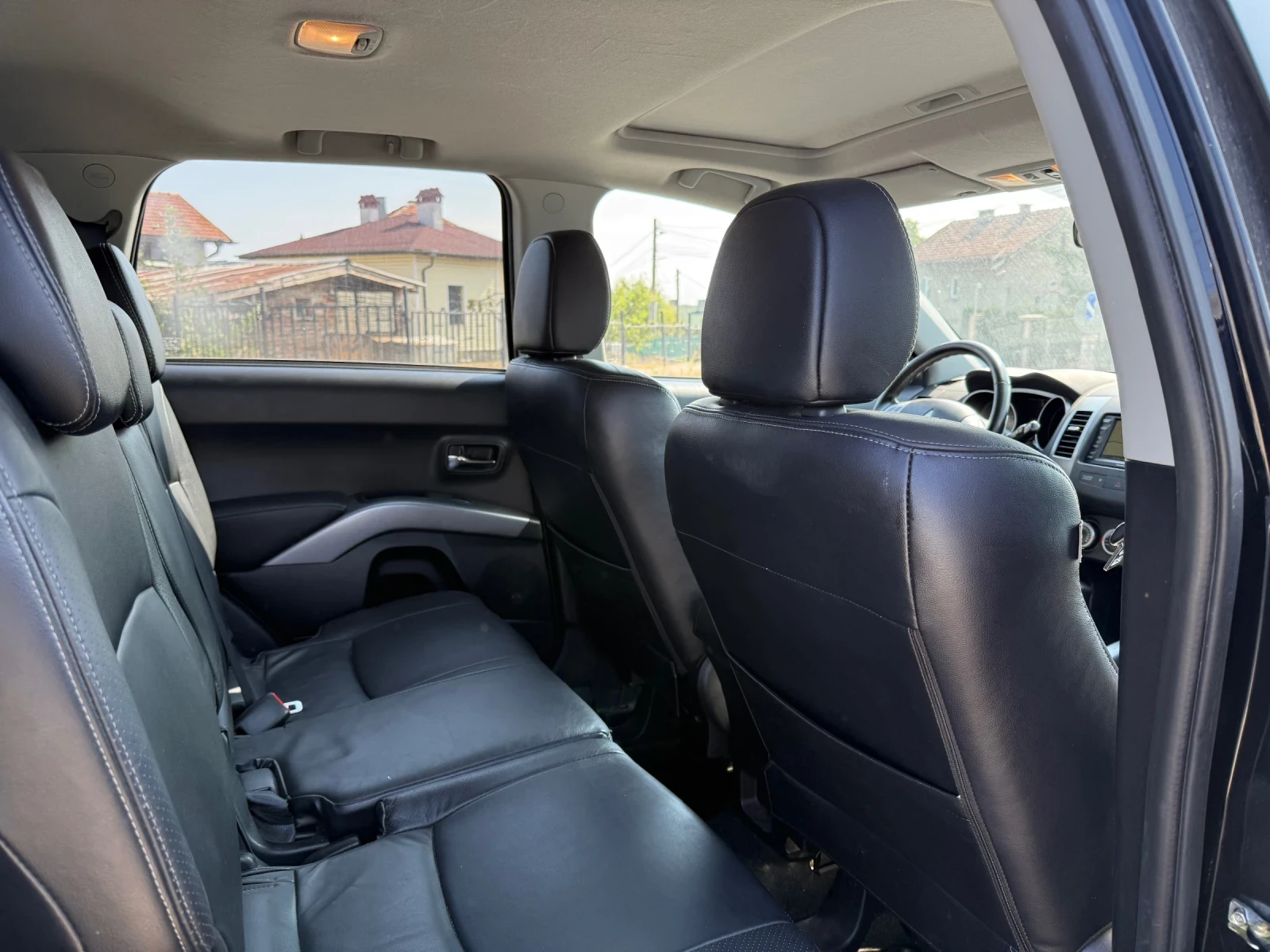 Mitsubishi Outlander 2.4i 4x4, снимка 10 - Автомобили и джипове - 54972269