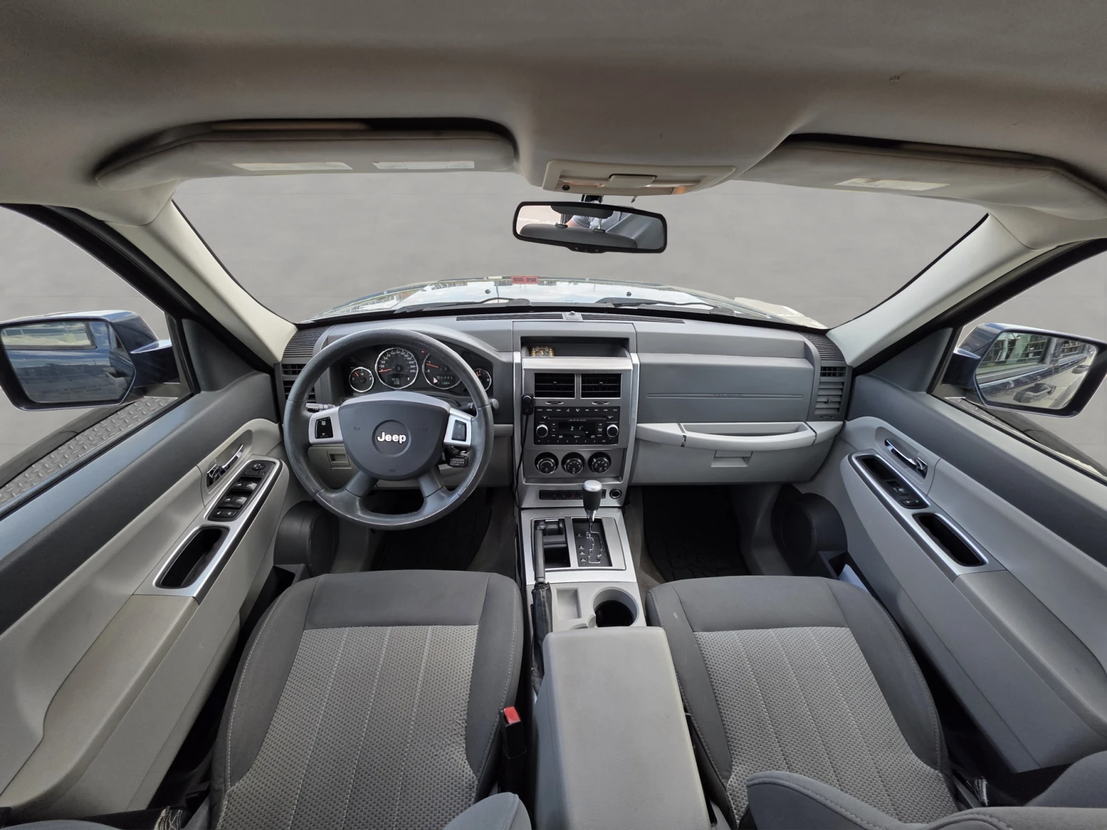 Jeep Cherokee 2.8 CRDI 4X4, снимка 9 - Автомобили и джипове - 54978311