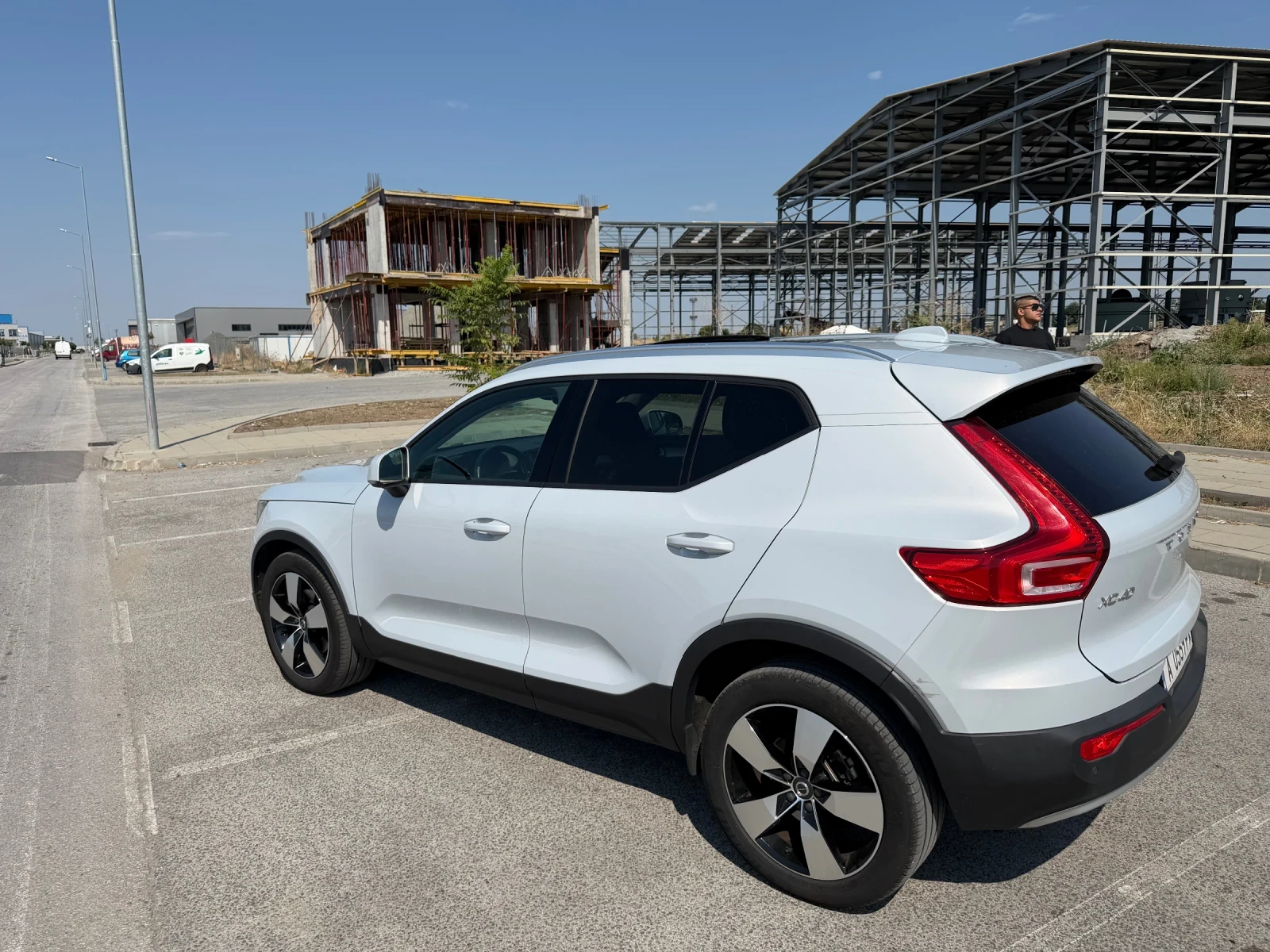 Volvo XC40 Momentum Pro Awd , снимка 5 - Автомобили и джипове - 55603900