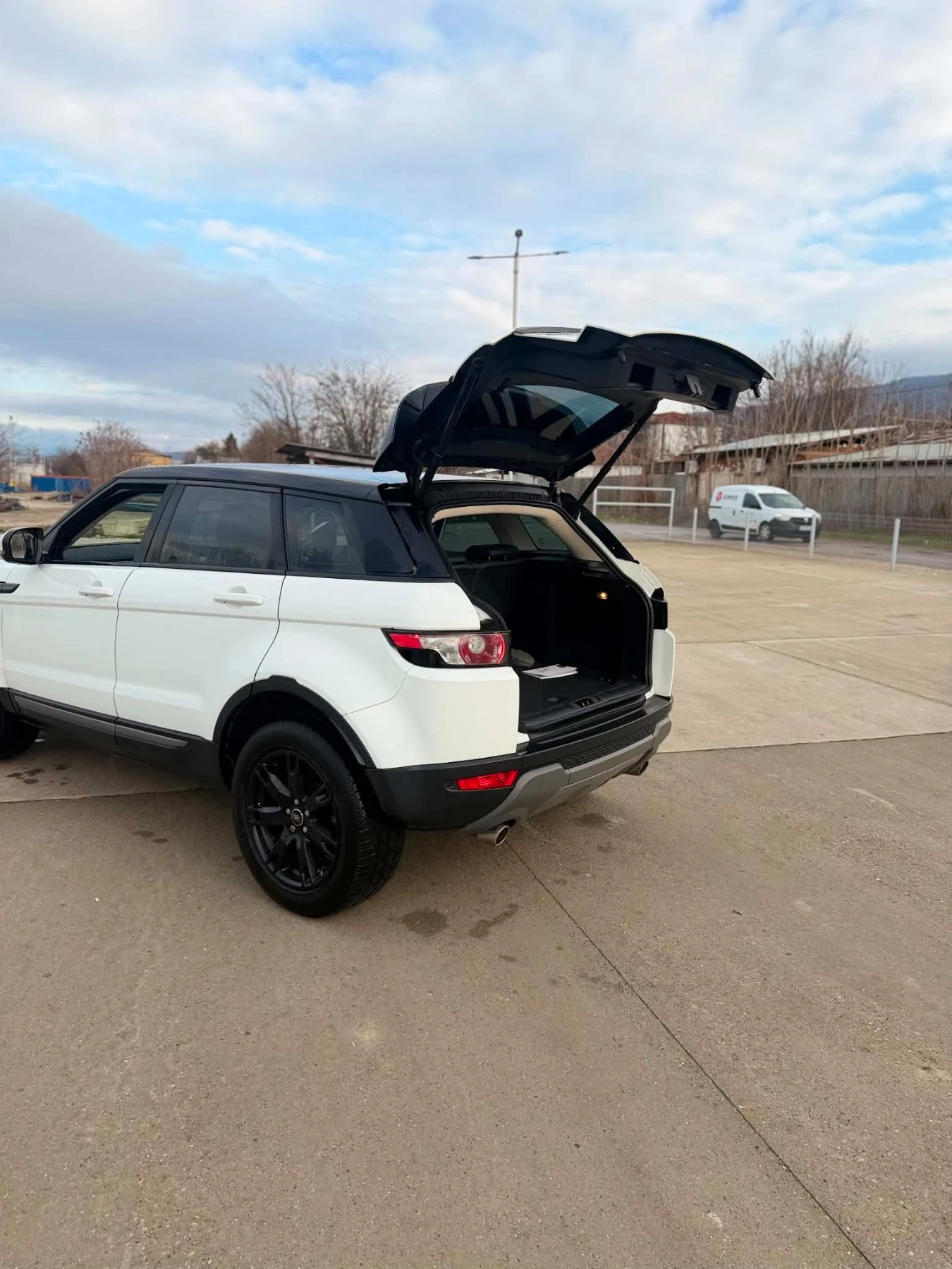 Land Rover Evoque, снимка 9 - Автомобили и джипове - 55769345