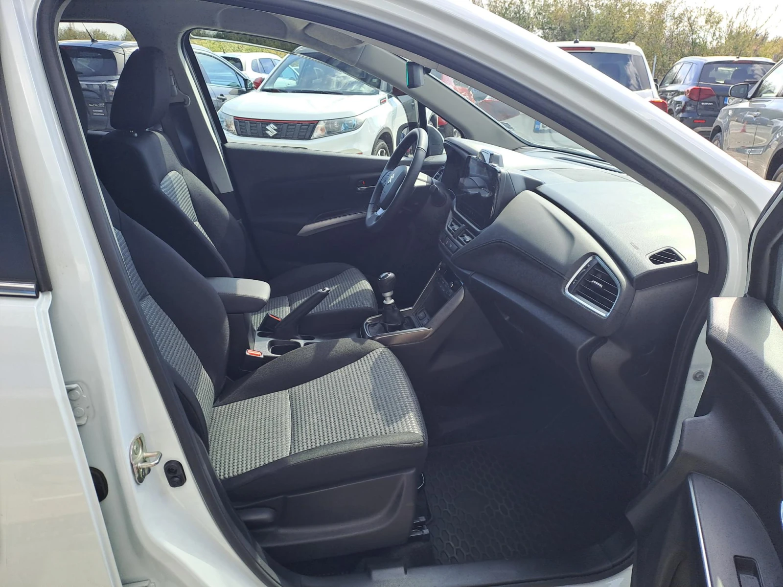 Suzuki SX4 S-Cross 1.4 GL+ MHEV Booster Jet 4X4 , снимка 13 - Автомобили и джипове - 56316544