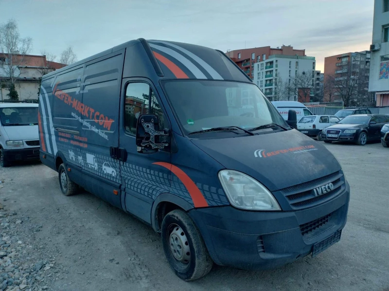 Iveco Daily 2.3 135 000 км Един собственик! Макси база, снимка 2 - Бусове и автобуси - 48033242