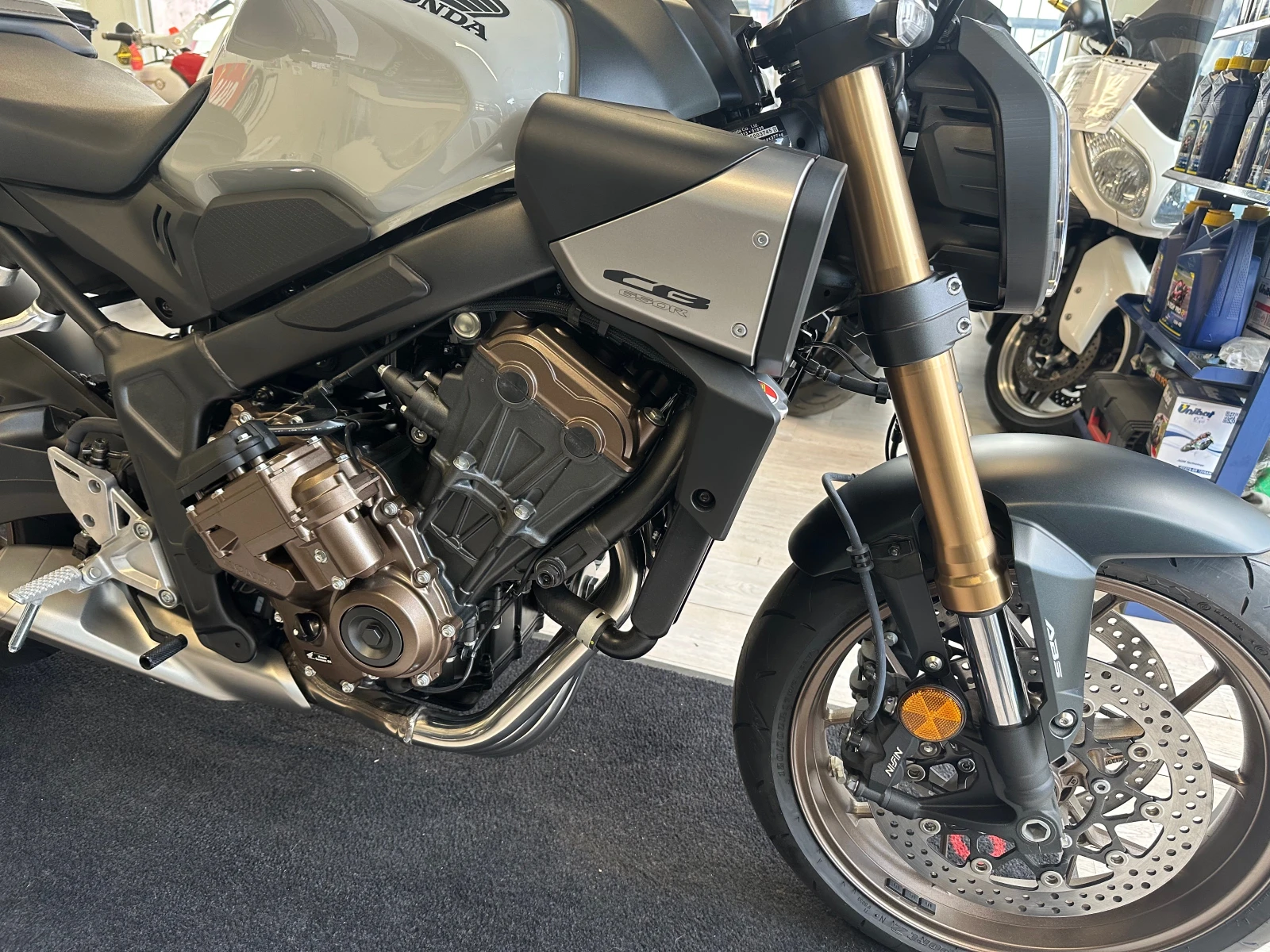 Honda Cb 650R E-Clutch НОВ!!! 0км. - изображение 9