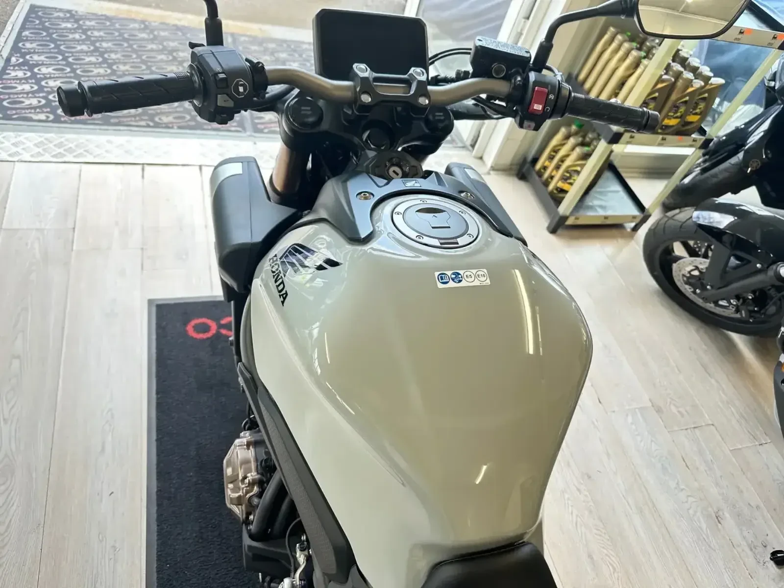 Honda Cb 650R E-Clutch НОВ!!! 0км. - изображение 2