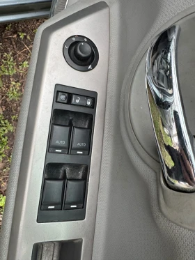 Dodge Avenger 2.0 CRD // 140к.с // ДЕСЕН ВОЛАН, снимка 9