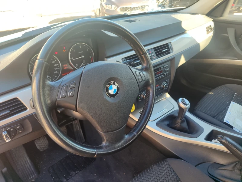 BMW 320, снимка 4 - Автомобили и джипове - 48453614