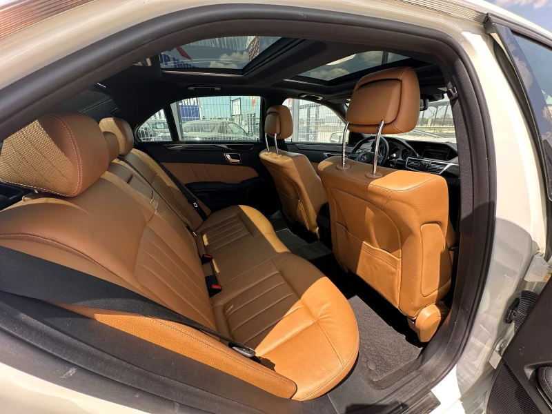 Mercedes-Benz E 350 4-Matic* AMG-pack* Панорама* , снимка 14 - Автомобили и джипове - 52325224