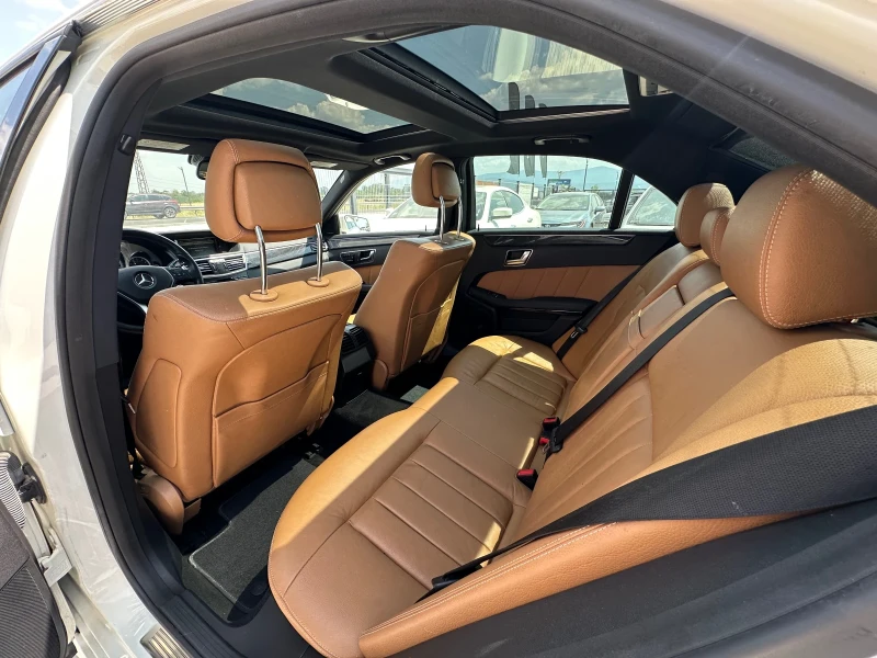 Mercedes-Benz E 350 4-Matic* AMG-pack* Панорама* , снимка 11 - Автомобили и джипове - 52325224