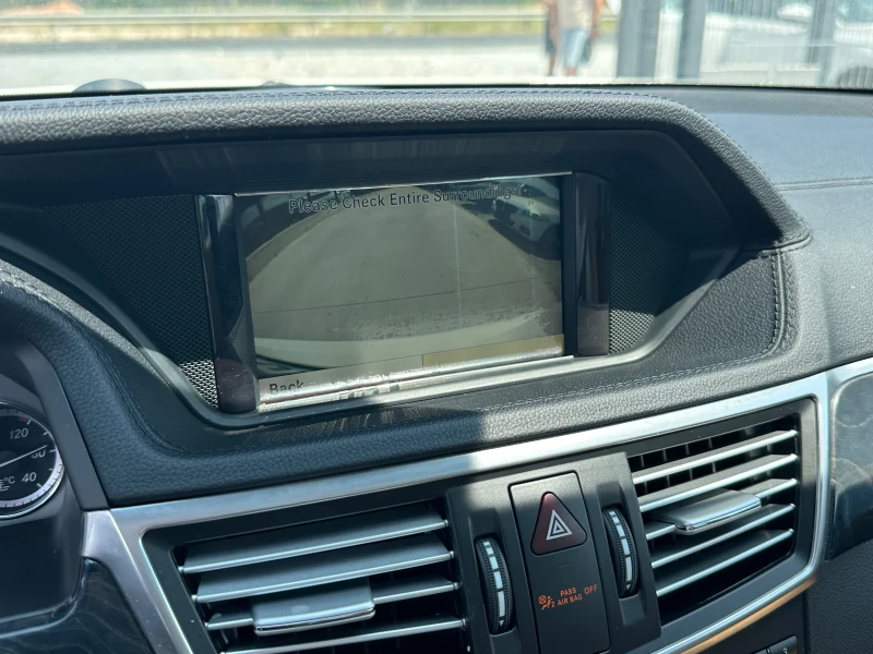Mercedes-Benz E 350 4-Matic* AMG-pack* Панорама* , снимка 12 - Автомобили и джипове - 52325224